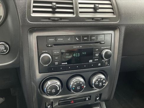 Used 2011 Dodge Challenger image 14