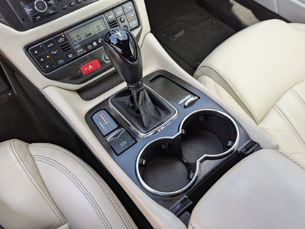 Used 2013 Maserati GranTurismo Convertible RWD image 25