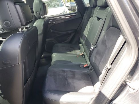 Used 2017 Porsche Macan image 12