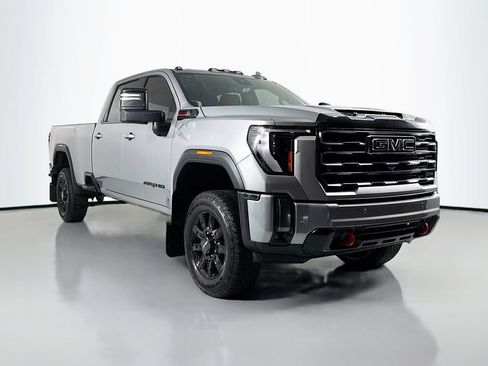 Used 2024 GMC Sierra 3500 AT4 w/ Technology Package AWD/4WD image 4