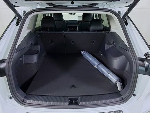 New 2026 Volkswagen Tiguan SE FWD image 25