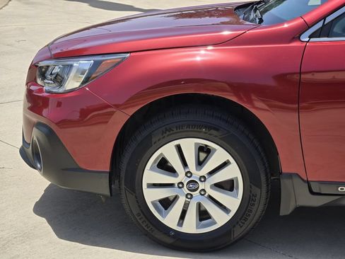 Used 2019 Subaru Outback 2.5i AWD/4WD image 7