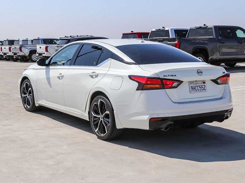 Used 2023 Nissan Altima 2.5 SR FWD image 8