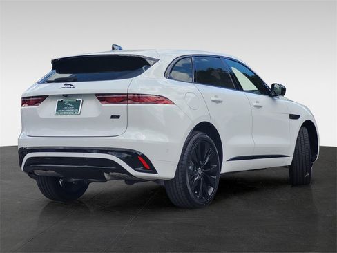 New 2026 Jaguar F-PACE R-Dynamic S image 4