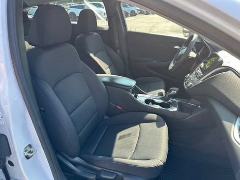 Used 2022 Chevrolet Malibu LS FWD image 9