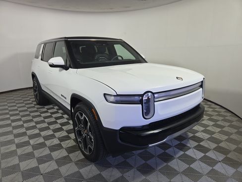 Used 2025 Rivian R1S Adventure AWD/4WD image 7