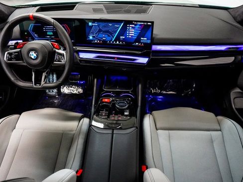 Used 2025 BMW M5 w/ Carbon Package image 25