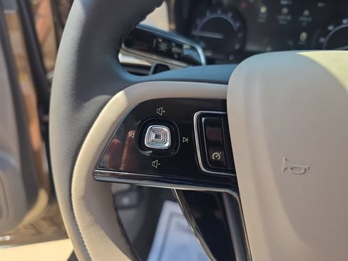 Used 2022 Lincoln Corsair FWD image 12