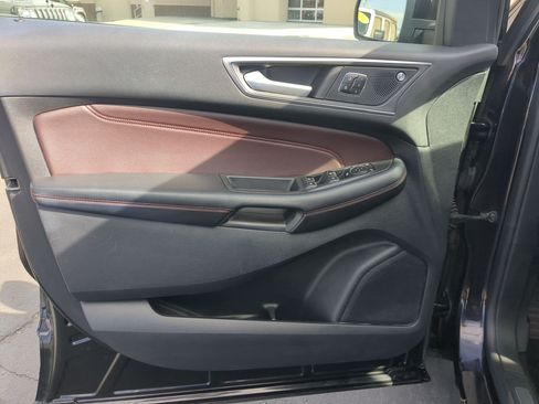 Used 2021 Ford Edge Titanium w/ Equipment Group 301A AWD/4WD image 14