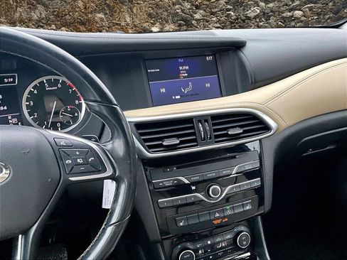 Used 2018 INFINITI QX30 Premium w/ Cargo Package image 6