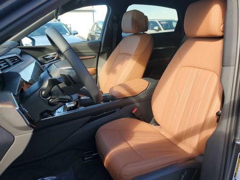 Certified 2023 Audi e-tron Premium Plus w/ Premium Plus Package image 15