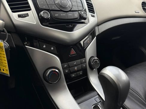 Used 2013 Chevrolet Cruze LS image 9