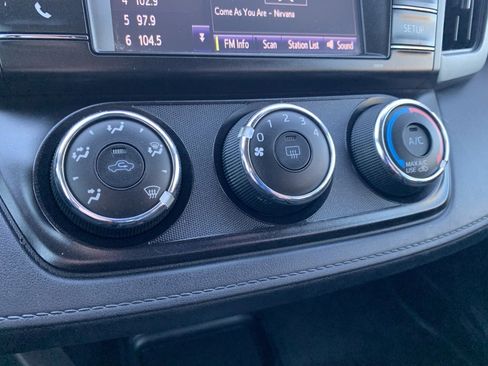 Used 2017 Toyota RAV4 LE image 20