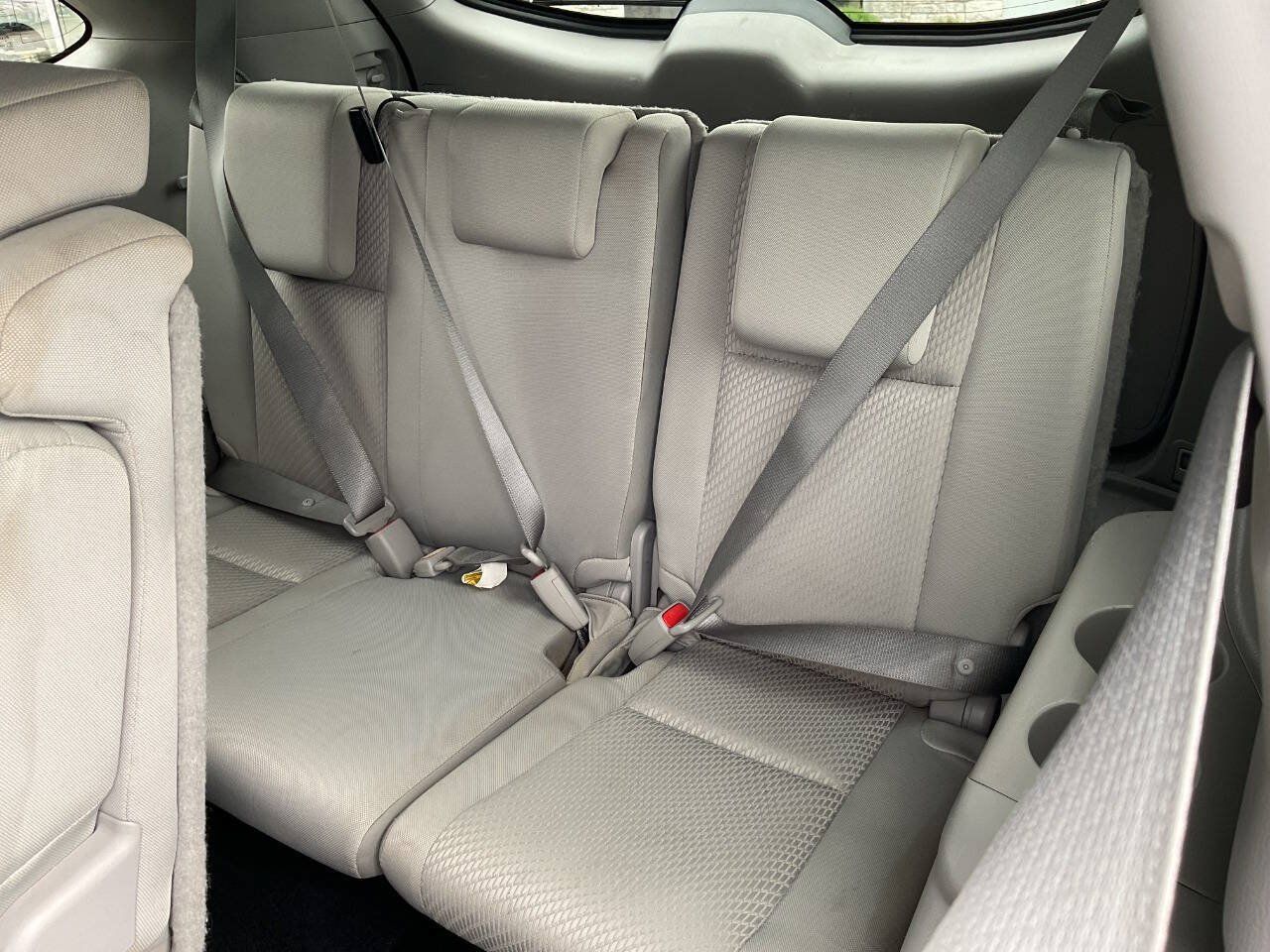 Used 2019 Toyota Highlander LE FWD image 32