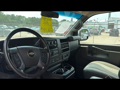 Used 2021 Chevrolet Express 2500 w/ Driver Convenience Package RWD image 9