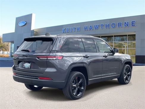 Used 2023 Jeep Grand Cherokee Altitude image 6