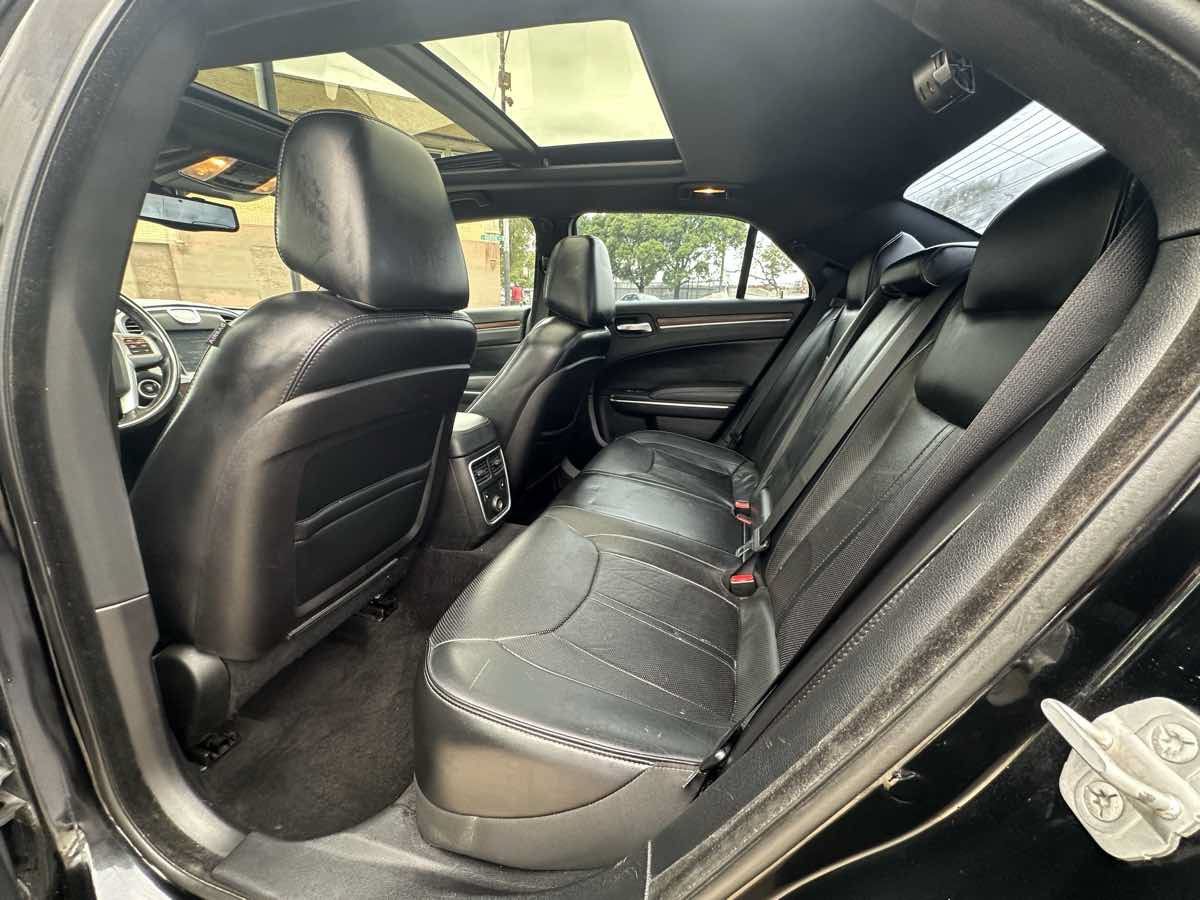 Used 2014 Chrysler 300 C w/ Harman/Kardon Audio Group RWD image 40