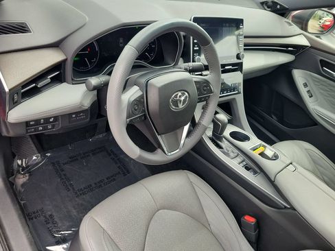 Used 2019 Toyota Avalon Limited w/ Advanced Safety Package FWD image 7