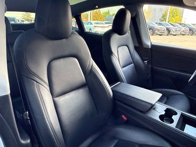 Used 2021 Tesla Model Y Long Range AWD/4WD image 11