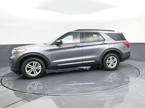 Used 2022 Ford Explorer XLT w/ Equipment Group 202A AWD/4WD image 5