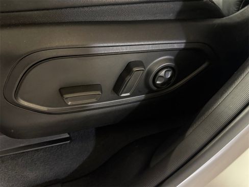 Used 2023 Jeep Grand Cherokee Overland image 13