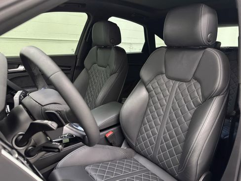 Used 2025 Audi SQ5 Premium Plus w/ Premium Plus Package image 13