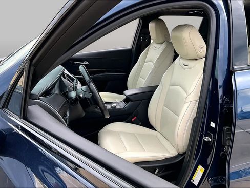 Used 2019 Cadillac XT4 Sport w/ Cold Weather Package AWD/4WD image 8