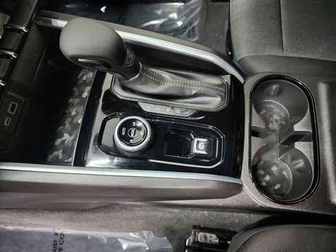 Used 2023 Chevrolet Colorado Trail Boss w/ LPO, Skid Plate Package AWD/4WD image 21