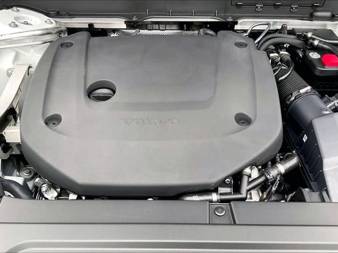 New 2026 Volvo XC90 B6 Plus w/ Protection Package Premier image 13