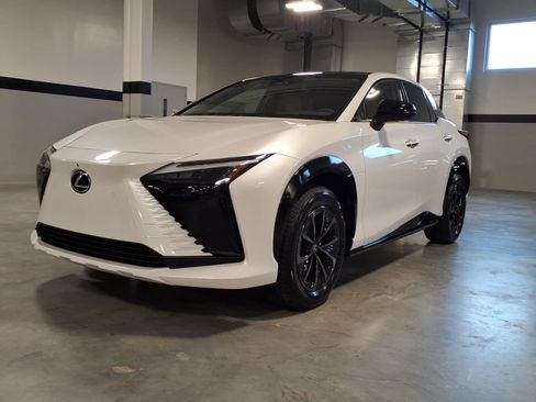 New 2026 Lexus RZ 450e AWD image 3
