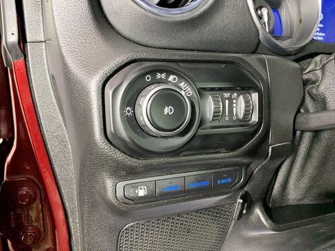 Used 2021 Jeep Wrangler Unlimited Sahara image 16