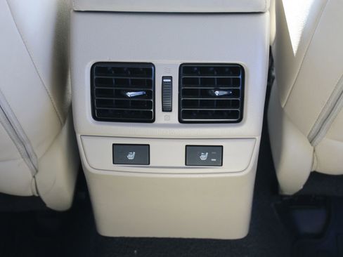 Used 2016 Subaru Outback 2.5i Limited w/ Popular Package #4 image 16