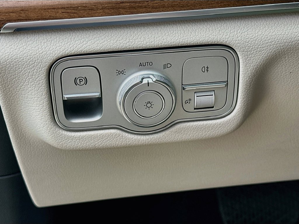 Certified 2026 Mercedes-Benz GLS 450 4MATIC image 10