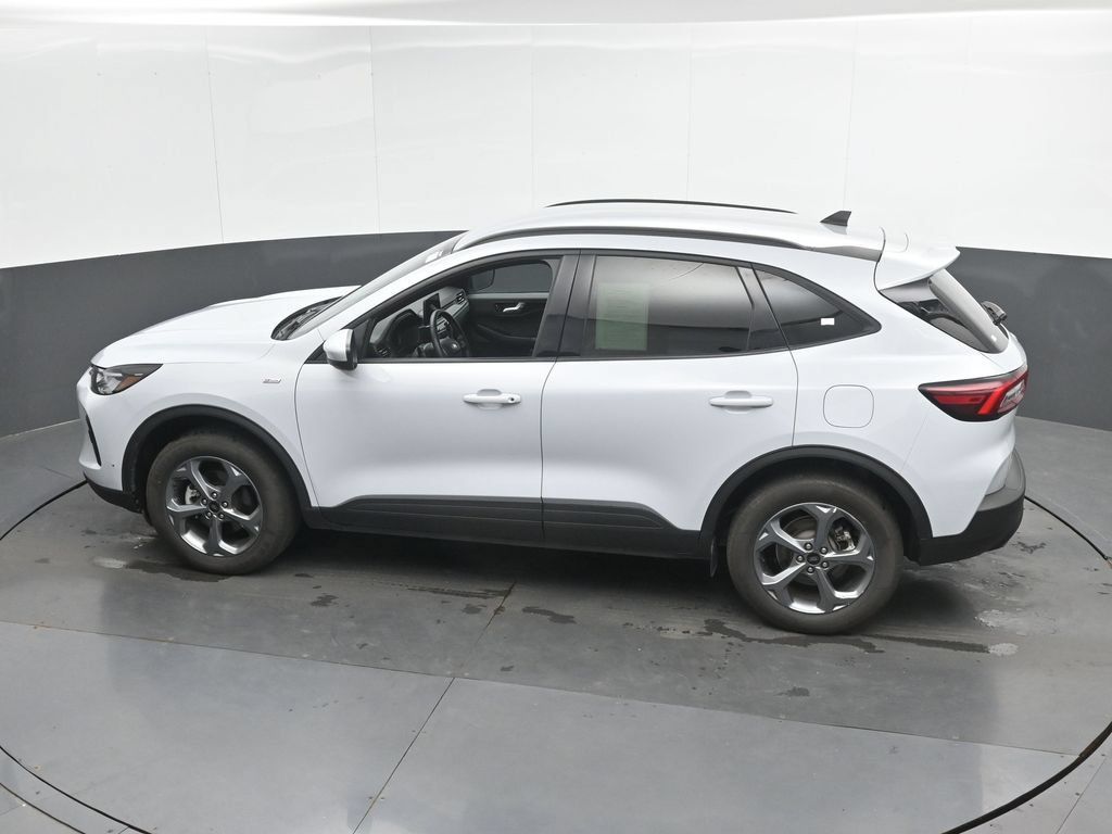 Used 2025 Ford Escape ST-Line Select AWD/4WD image 37