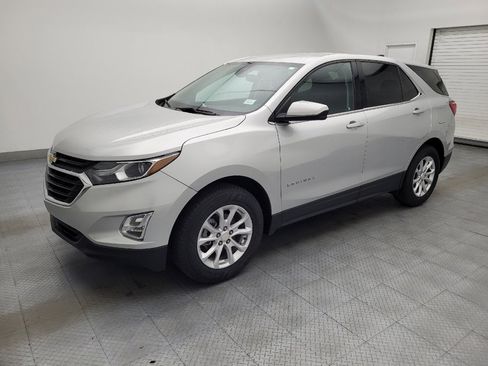 Used 2020 Chevrolet Equinox LT image 2