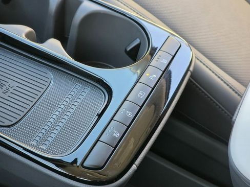 Used 2025 Hyundai Ioniq 5 SEL image 31