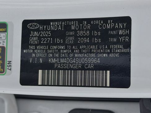 Used 2025 Hyundai Elantra Sport image 31