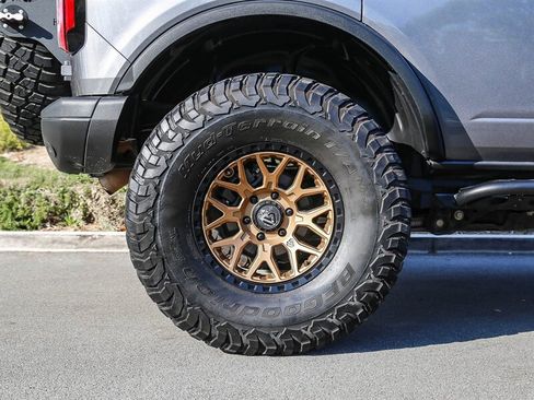 Used 2021 Ford Bronco Wildtrak image 14