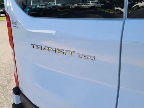 Used 2025 Ford Transit 250 Low Roof w/ Exterior Upgrade Package RWD image 7
