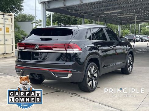Certified 2024 Volkswagen Atlas Cross Sport SE FWD image 11