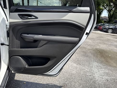 Used 2013 Cadillac SRX Luxury image 21