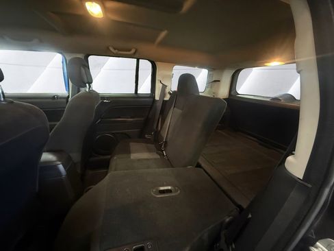 Certified 2016 Jeep Patriot Latitude image 12