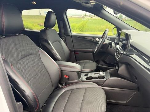Used 2023 Ford Escape ST-Line w/ Tech Pack #1 AWD/4WD image 11