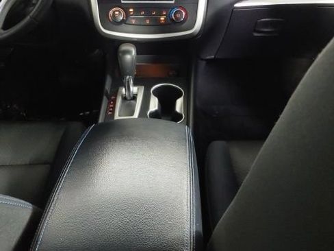 Used 2017 Nissan Altima 2.5 SR w/ Midnight Edition Package FWD image 21
