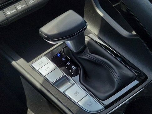 Used 2025 Hyundai Elantra SEL FWD image 29