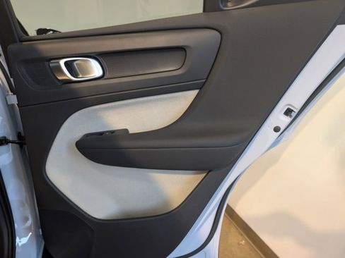 New 2026 Volvo XC40 B5 Ultra w/ Protection Package Premier image 26