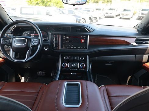 Used 2023 GMC Yukon Denali Ultimate AWD/4WD image 28