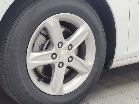 Used 2022 Chevrolet Malibu LS FWD image 31