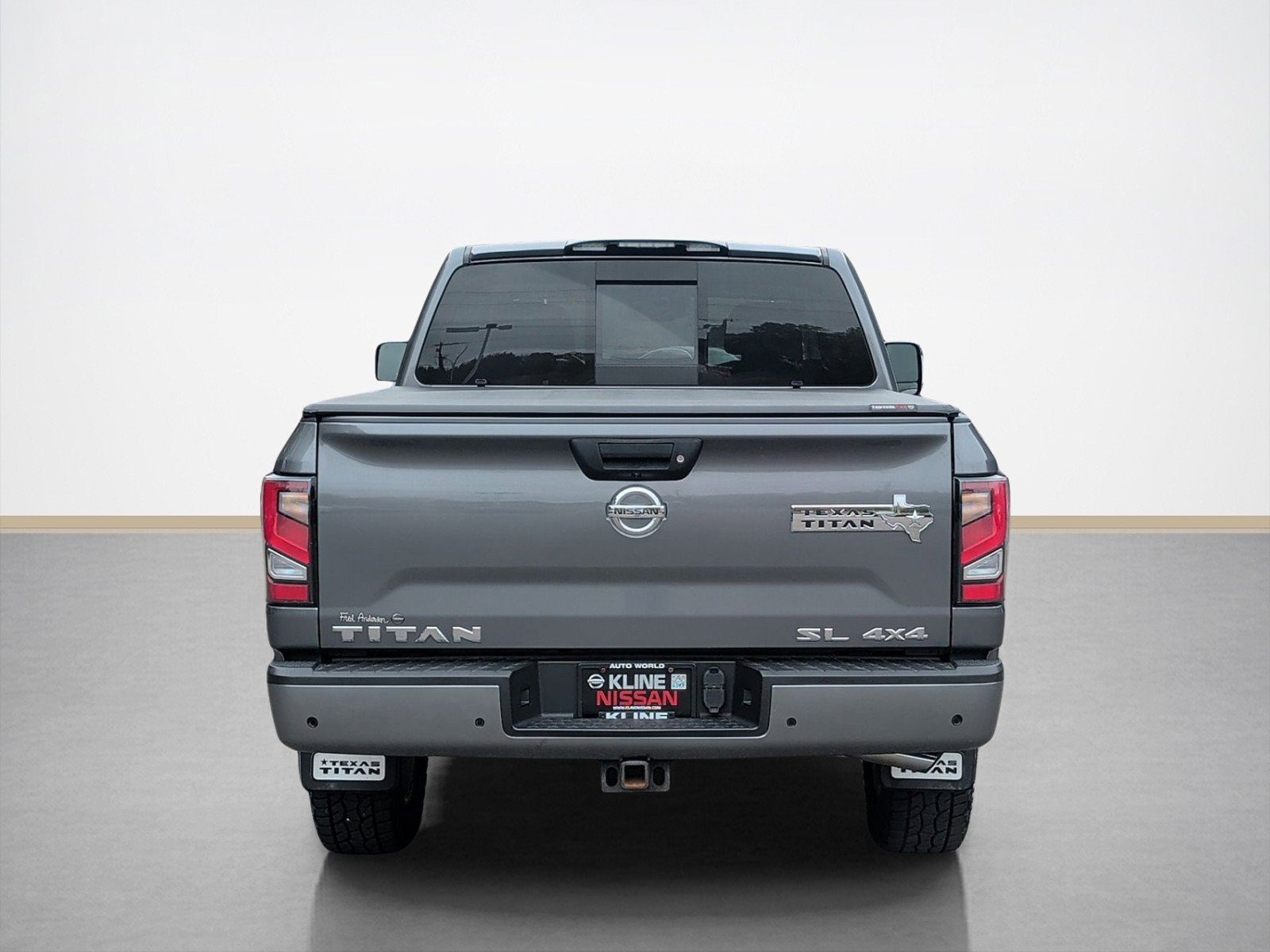 Certified 2020 Nissan Titan SL w/ Moonroof Package AWD/4WD image 4