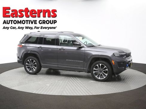 Used 2023 Jeep Grand Cherokee Overland w/ Luxury Tech Group IV AWD/4WD image 52